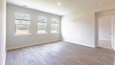 Living - 574 Settings Dr E, Yemassee, SC 29945 photo 3 of 7