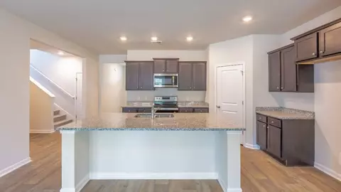 Kitchen - 574 Settings Dr E, Yemassee, SC 29945 photo 2 of 5