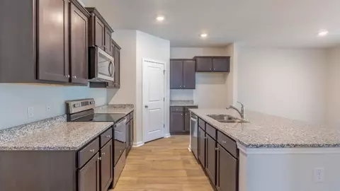 Kitchen - 574 Settings Dr E, Yemassee, SC 29945 photo 1 of 5