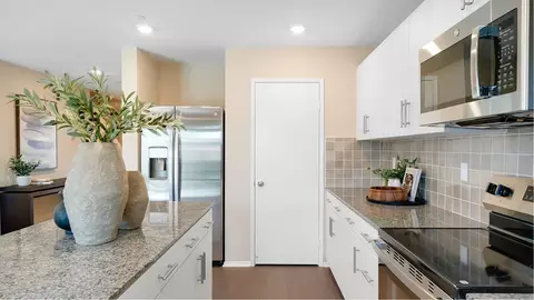 Kitchen - 1355 Derby Dr, San Jacinto, CA 92582 photo 2 of 5