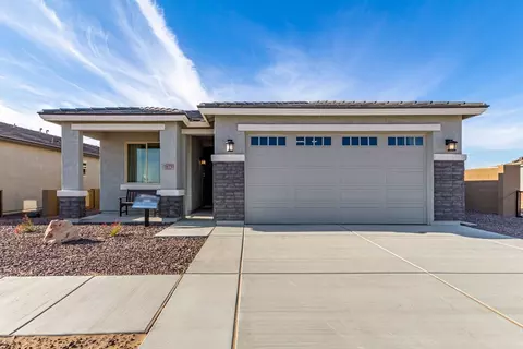 Exterior - 7713 E 35th St, Yuma, AZ 85365 photo 6 of 8