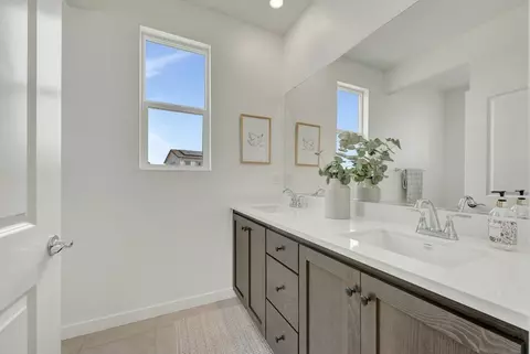 Bath - 8017 Bordoni Dr, Vallejo, CA 94591 photo 6 of 21