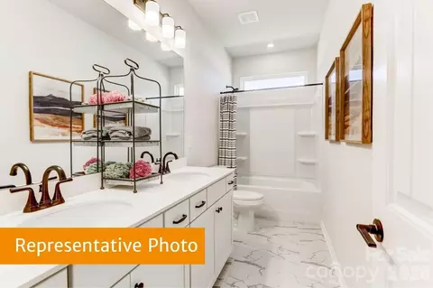 Bath - 627 Cooley Dr, Salisbury, NC 28147 photo 2 of 4