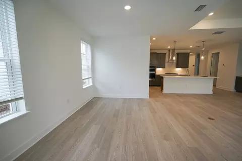 Living - 190 Amberwood Dr, Saint Augustine, FL 32092 photo 3 of 8