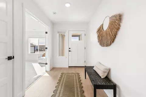 Entry Way - 896 E Maple Brook Ave, Hermiston, OR 97838 photo 2 of 2
