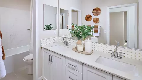 Bath - 603 Propulsion Rd, San Marcos, CA 92078 photo 4 of 6