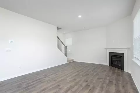 Living - 560 Bryson Blvd, Lexington, NC 27295 photo 2 of 7