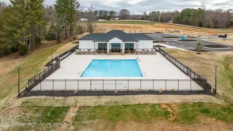 Exterior - 560 Bryson Blvd, Lexington, NC 27295 photo 3 of 9
