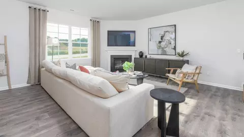 Living - 560 Bryson Blvd, Lexington, NC 27295 photo 5 of 7