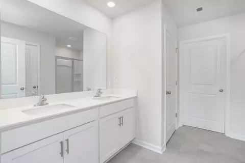 Entry Way - 560 Bryson Blvd, Lexington, NC 27295 photo 2 of 4
