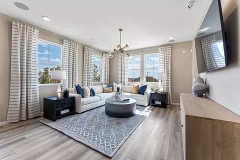 Living - 23722 E 33rd Pl, Aurora, CO 80019 photo 3 of 3
