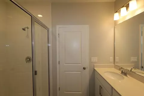 Bath - 1421 Hyde St, Saint Cloud, FL 34771 photo 6 of 6