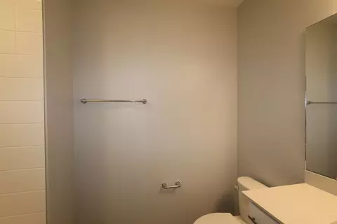 Bath - 1421 Hyde St, Saint Cloud, FL 34771 photo 4 of 6