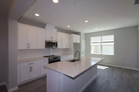 Kitchen - 1421 Hyde St, Saint Cloud, FL 34771 photo 5 of 7