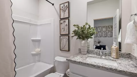 Bath - 118 Woodgate Blvd, Canton, MS 39046 photo 6 of 6