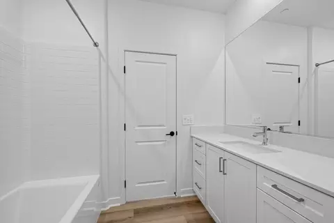 Bath - 1404 Mosaic Ave, El Cajon, CA 92021 photo 4 of 4