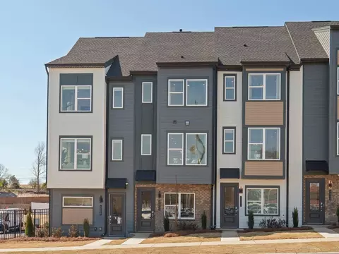 5028 Beirut Dr, Charlotte, NC 28217