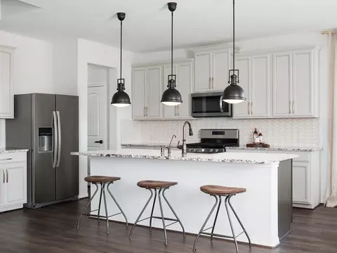 10026 Red Knot St, Mont Belvieu, TX 77523