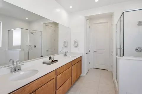 Bath - 4897 S 239th Dr, Buckeye, AZ 85326 photo 1 of 3