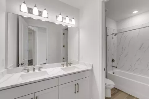 Bath - 7511 Sea Oak Ct, Parrish, FL 34219 photo 2 of 4