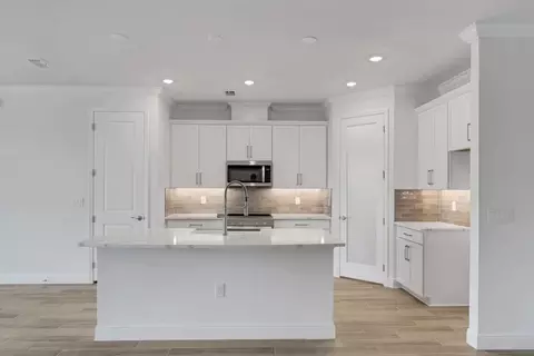Kitchen - 7511 Sea Oak Ct, Parrish, FL 34219 photo 3 of 8