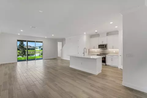 Living - 7511 Sea Oak Ct, Parrish, FL 34219 photo 2 of 9