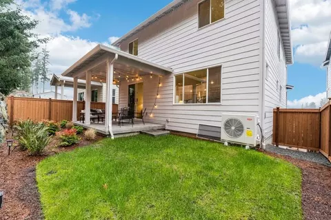 Exterior - 24233 13th Ave SE, Bothell, WA 98021 photo 4 of 4