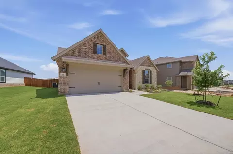 Exterior - 1217 Colca Dr, Springtown, TX 76082 photo 3 of 6