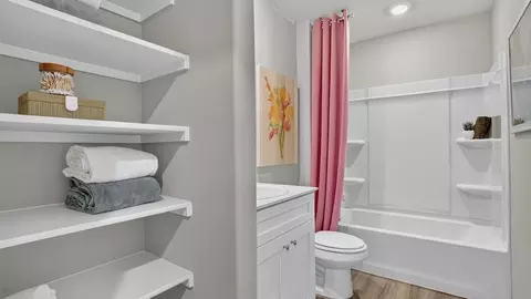 Bath - 2800 Hawk Dr, Denton, TX 76205 photo 4 of 7