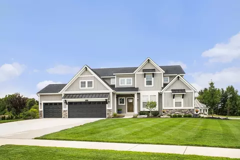 11350 Traverse Dr, Grand Ledge, MI 48837