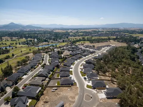 View/Area - 1129 Pumpkin Rdg, Eagle Point, OR 97524 photo 1 of 4
