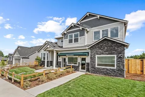 Exterior - 1129 Pumpkin Rdg, Eagle Point, OR 97524 photo 1 of 2