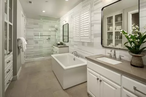 Bath - 98 8th St, Marina, CA 93933 photo 1 of 1