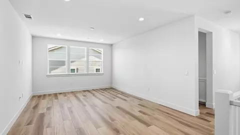 Living - 1652 Savanna Ct, Dublin, CA 94568 photo 6 of 7