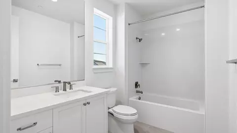 Bath - 1652 Savanna Ct, Dublin, CA 94568 photo 7 of 9