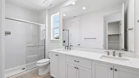 Bath - 1652 Savanna Ct, Dublin, CA 94568 photo 6 of 9