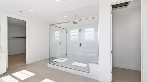 Bath - 1652 Savanna Ct, Dublin, CA 94568 photo 5 of 9