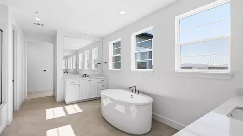 Bath - 1652 Savanna Ct, Dublin, CA 94568 photo 1 of 9