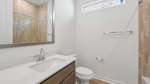 Bath - 2425 Tumbleweed Bnd, Leander, TX 78641 photo 3 of 3