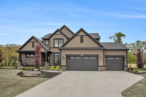12033 Harvest Acre Dr, Lowell, MI 49331