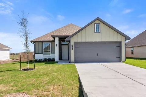366 Harvest Lake Dr, Snook, TX 77878