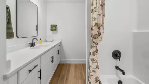 Bath - 19 Crest Dr, Miramar Beach, FL 32550 photo 3 of 6