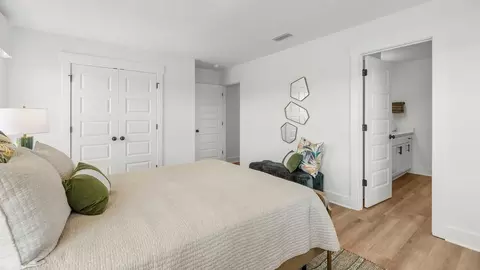 Bedroom - 19 Crest Dr, Miramar Beach, FL 32550 photo 4 of 8