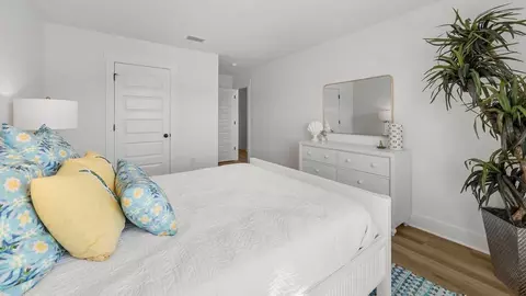 Bedroom - 19 Crest Dr, Miramar Beach, FL 32550 photo 6 of 8