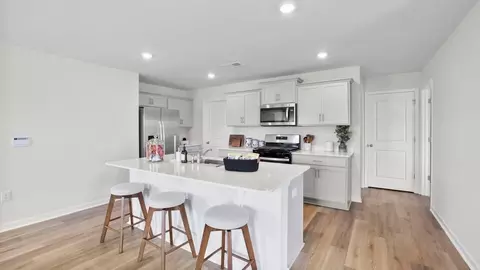 Kitchen - 107 Lazzon Rd, Moore, SC 29369 photo 1 of 6