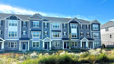 416 Lakeshore Ct, Saint Charles, IL 60174