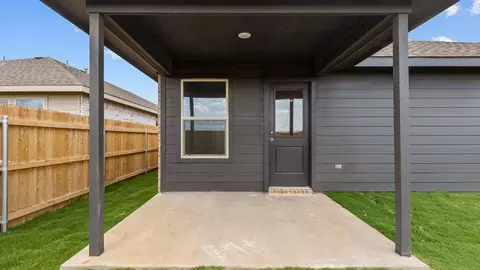 Exterior - 7304 9th St, Lubbock, TX 79416 photo 6 of 12