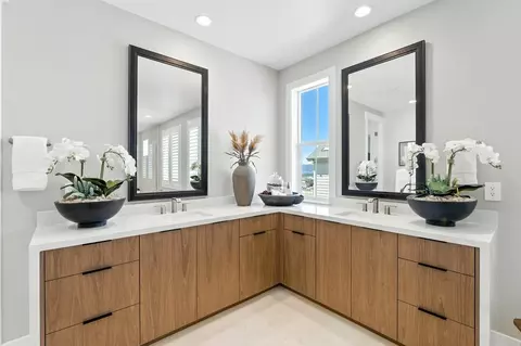 Bath - 1759 Mary Way, Dublin, CA 94568 photo 10 of 11