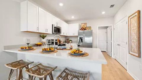 Kitchen - 13512 Sawmill St, Parrish, FL 34219 photo 1 of 10