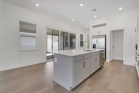 Kitchen - 6406 Rover Way, Saint Cloud, FL 34771 photo 6 of 7
